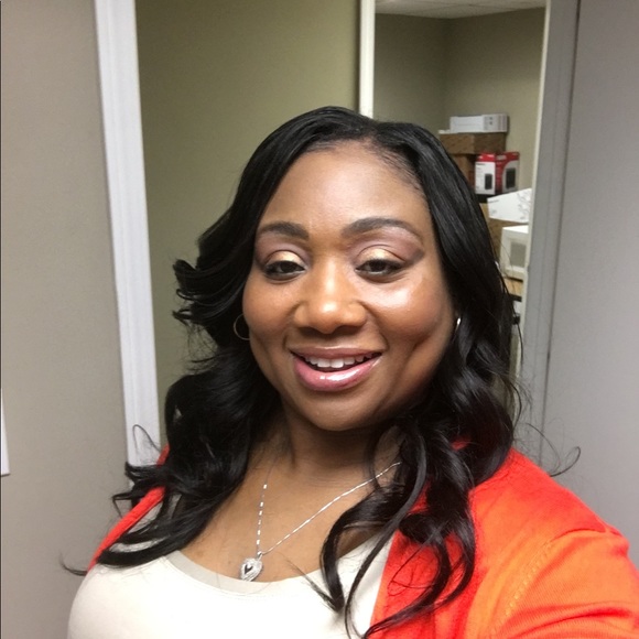 Meet your Posher, Erica - Picture 1 of 1